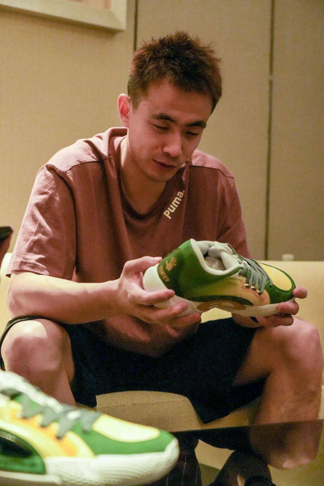 专访赵继伟!突袭复旦校园后,来听听fmvp的球鞋故事_比赛_篮球_球场