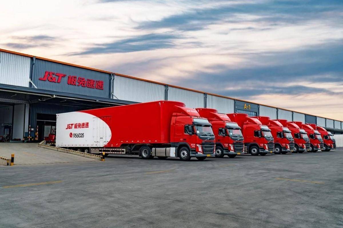 4%的市场份额,迅速将老牌快递百世纳入旗下,5年不到又将顺风旗下丰网