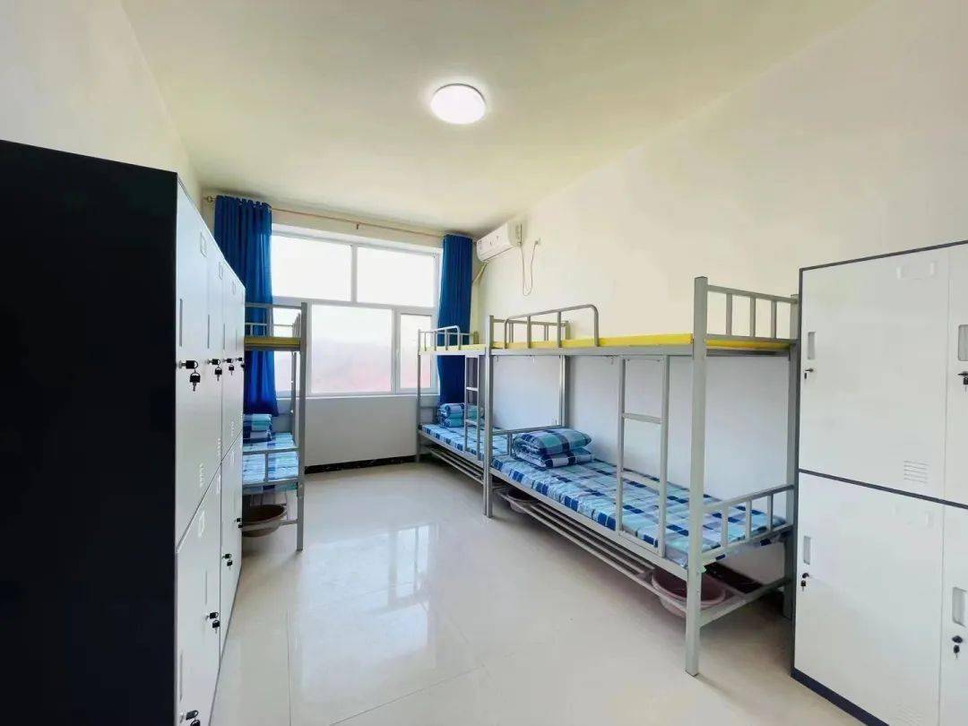 宿舍亮点五:创新的课堂模式和德育实践同文中学坚持"德智合一,育人为