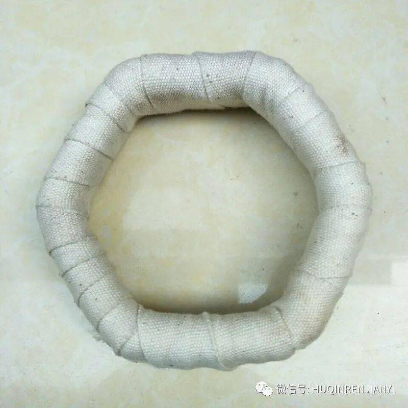 二胡制作中两种不同蒙皮方法的差异_工艺_琴筒_调节