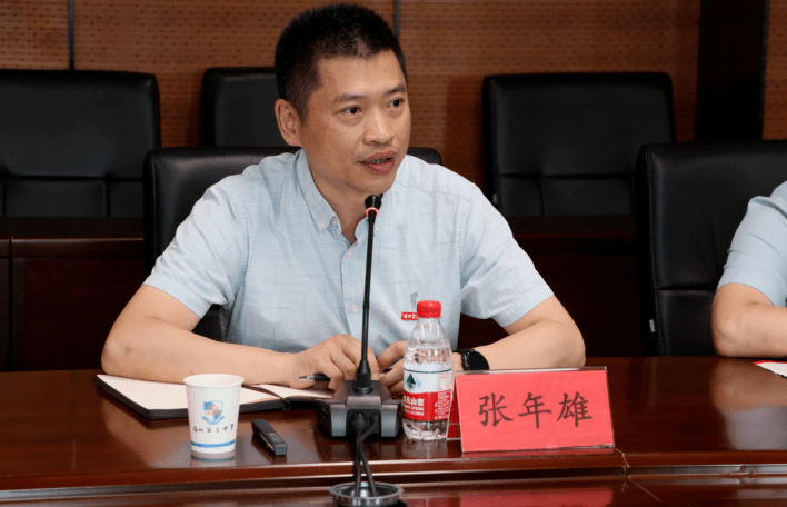 在座谈会上,张年雄校长对北京教育学院一行莅校调研指导表示热烈欢迎