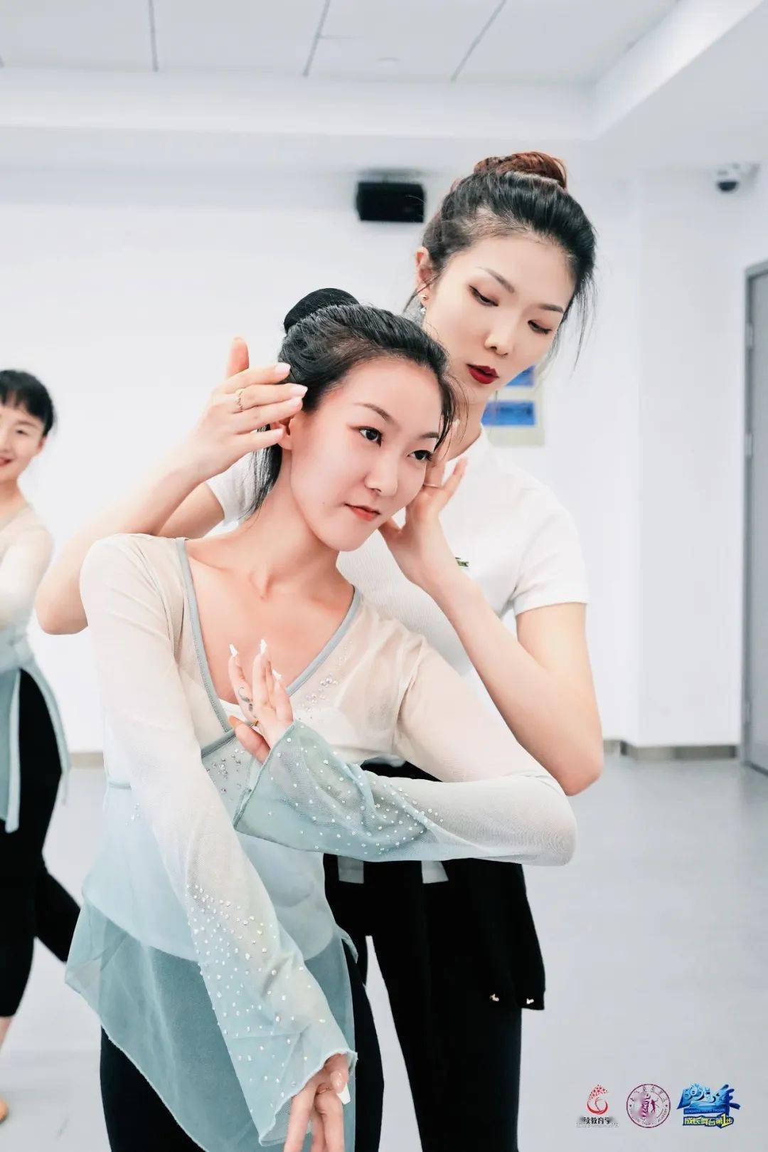 北京舞蹈学院继续教育学院舞蹈进修班(第二期)中国古典舞在上海戏剧