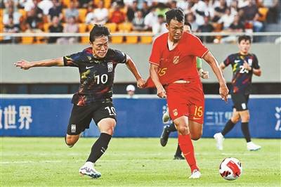 中國男足亞運隊1比3不敵韓國隊