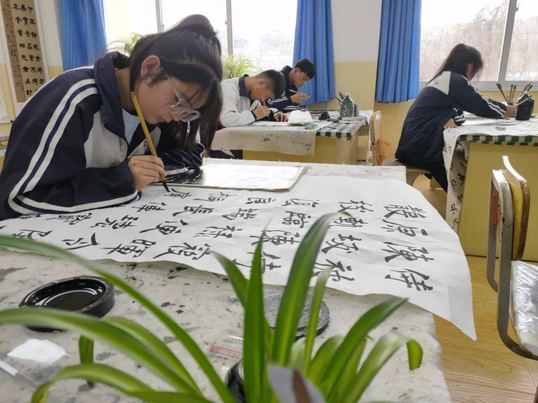 "三抓三促"行动进行时 | 翰墨薪传,书法育人——康乐中学正心书法社团