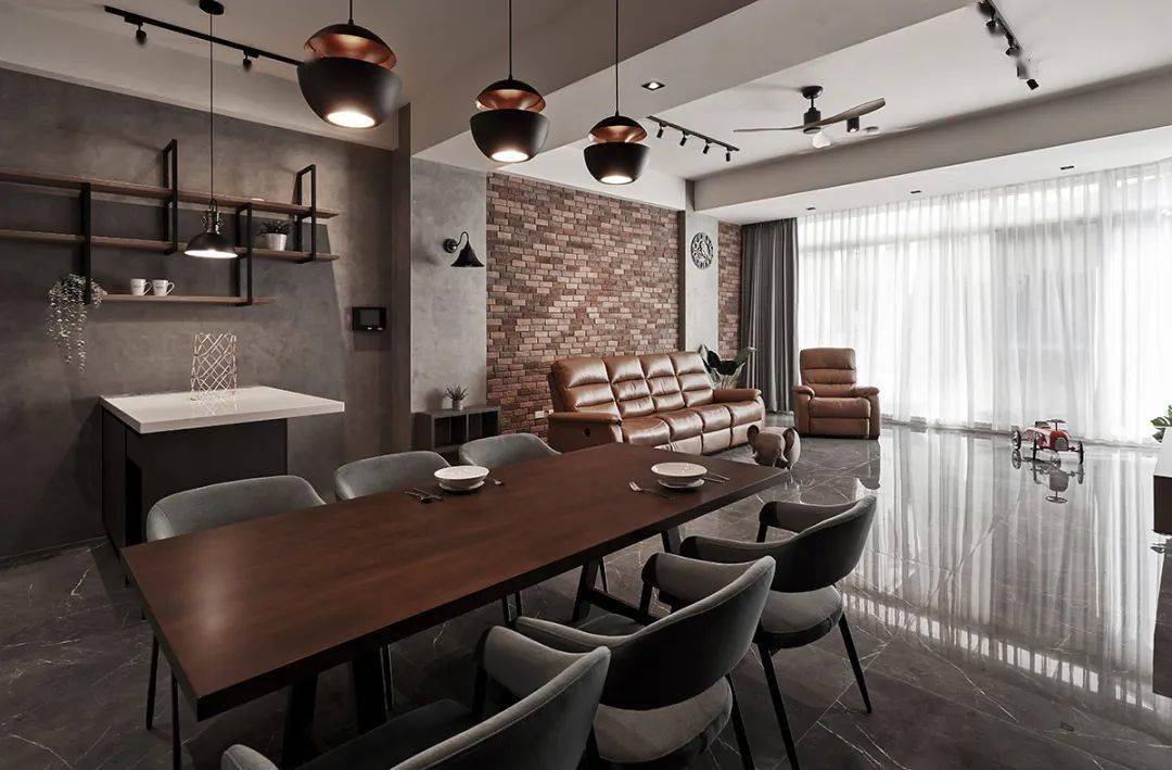 屋主非常倾心工业的风格,重温她旅居美国chill 时光!