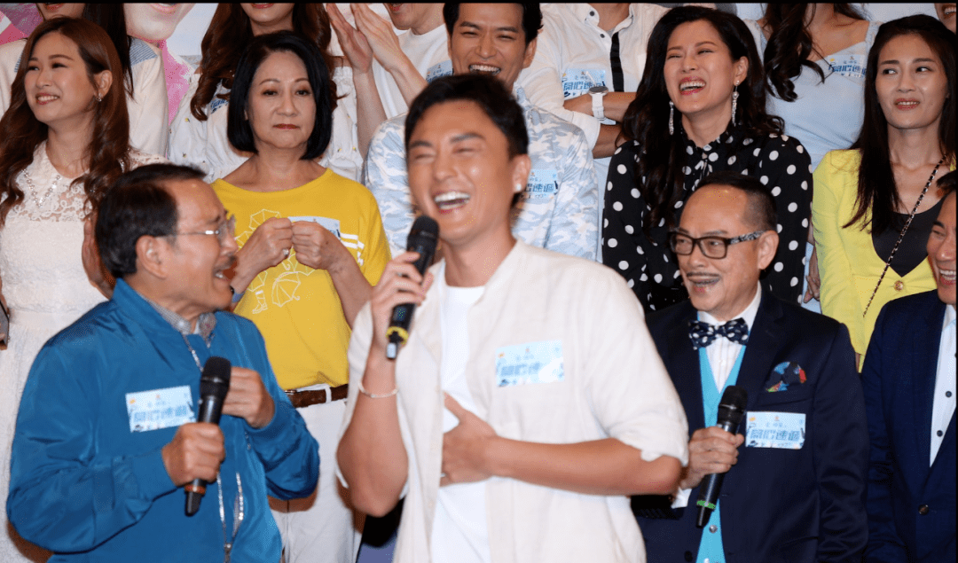 杨明现身《爱回家》宣传活动！回应激进网民称要弃剧_角色_开心_生意