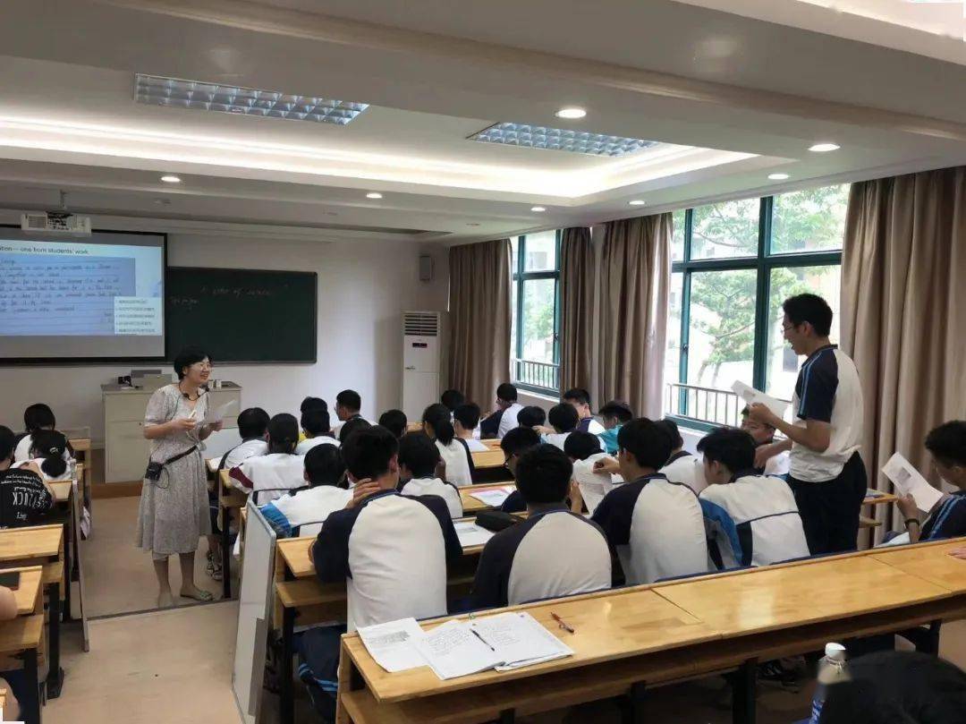 他们的发展平台,并建立完善的体系,这也是鄞江中学的精准教研的体现