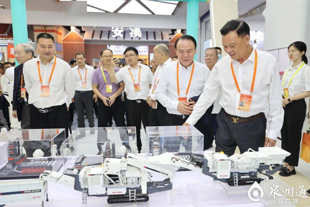 在陈守仁,李贤义,陈祖昌,吴聪满等重要侨领的带动下,陈伟利,李圣泼