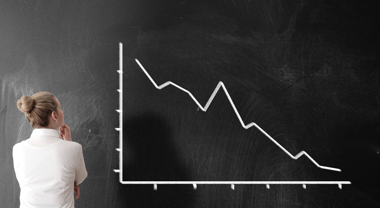 新增项目大幅减少、外部竞争激烈，药明生物大跌超17%