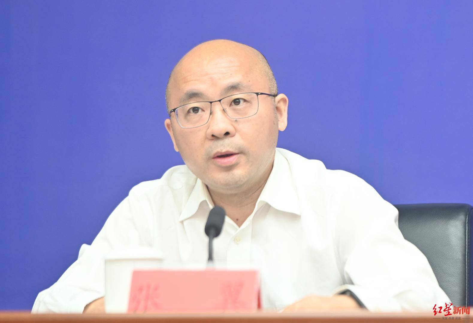 成都市科技局党组成员,副局长张翼张翼:最近,也有很多媒体关注到我们