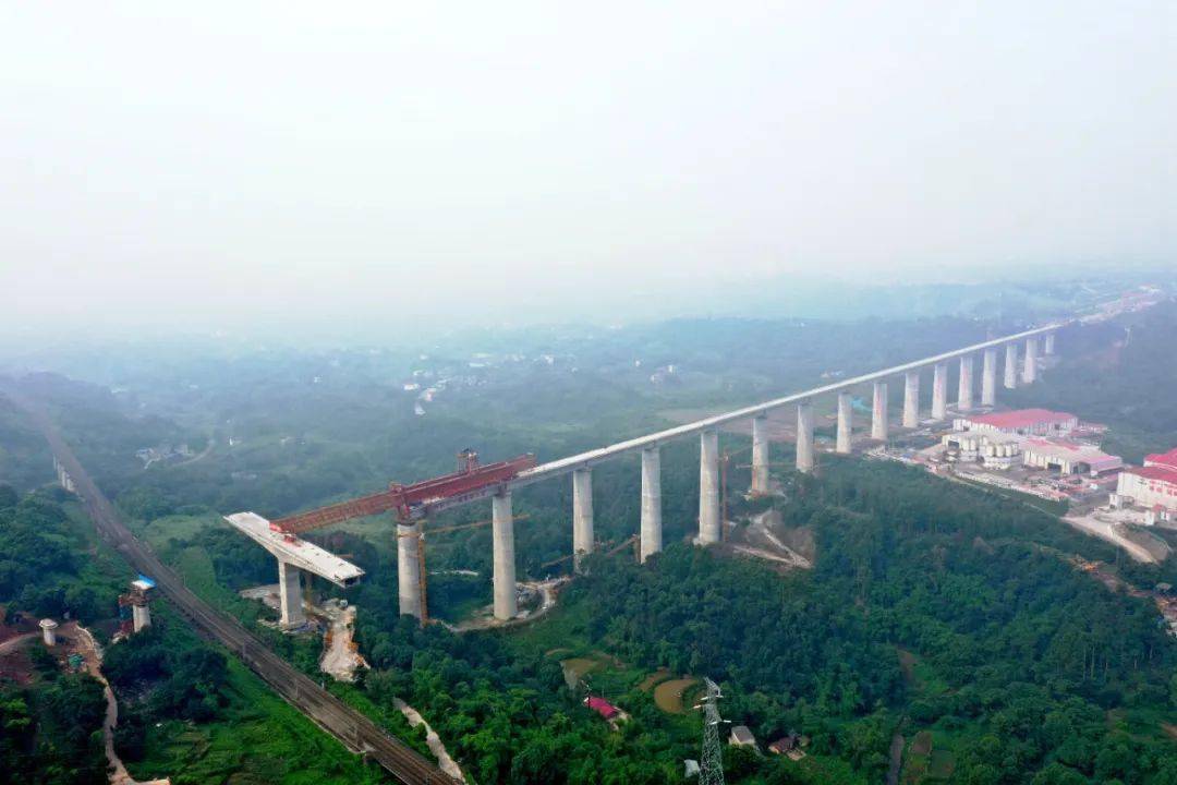 途经会泽的渝昆高铁迎多个新进展…_施工_隧道_重庆