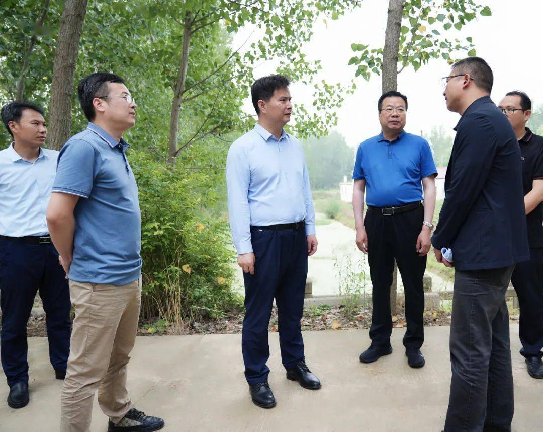 东海:县长张其兵督查推进蔷薇河流域水环境提升工作