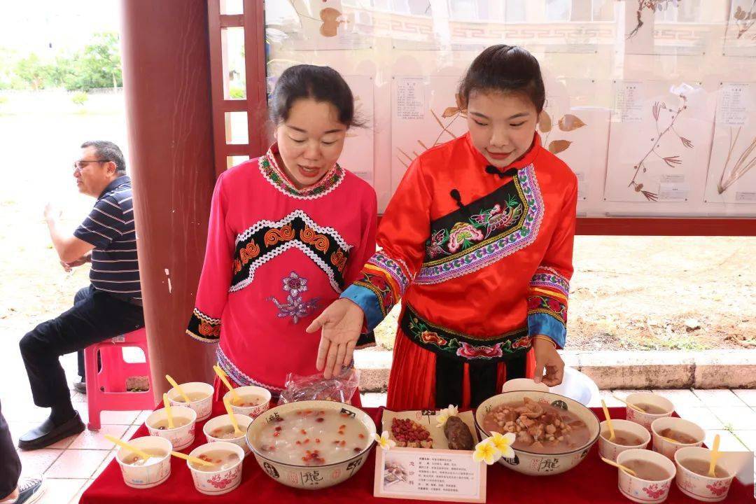 宁洱县中医医院首届"端午民族药膳,哈尼医药治未病体验活动"顺利举办