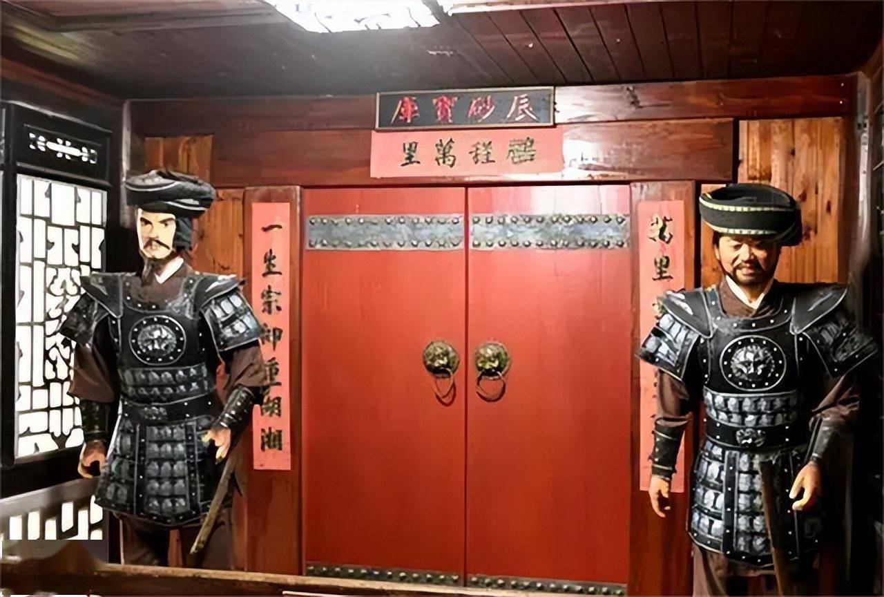 苗族的一些百姓选择举起旗帜,反抗土司,而另一些百姓则选择搬迁去更