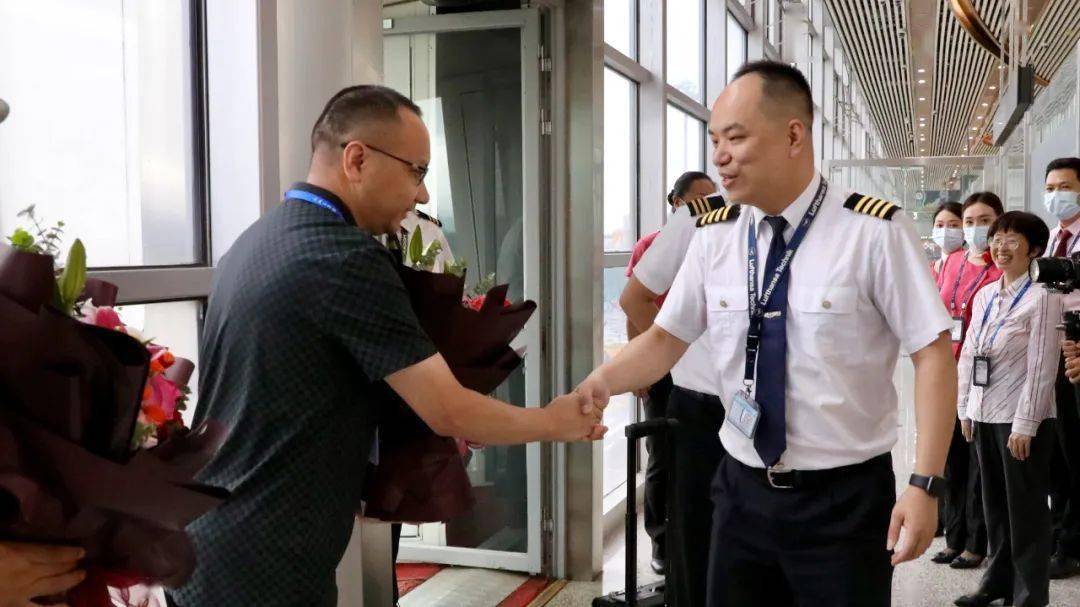 香港=武夷山航线正式复航_旅客_机场_口岸