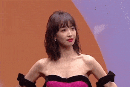 伊周星潮流|这是36岁的宋茜,你敢信?_连衣裙_白色_hold