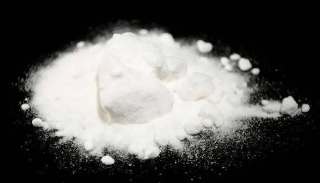 k粉(氯胺酮)摇头丸甲基苯丙胺(冰毒)海洛因常见的毒品有:常见的毒品有