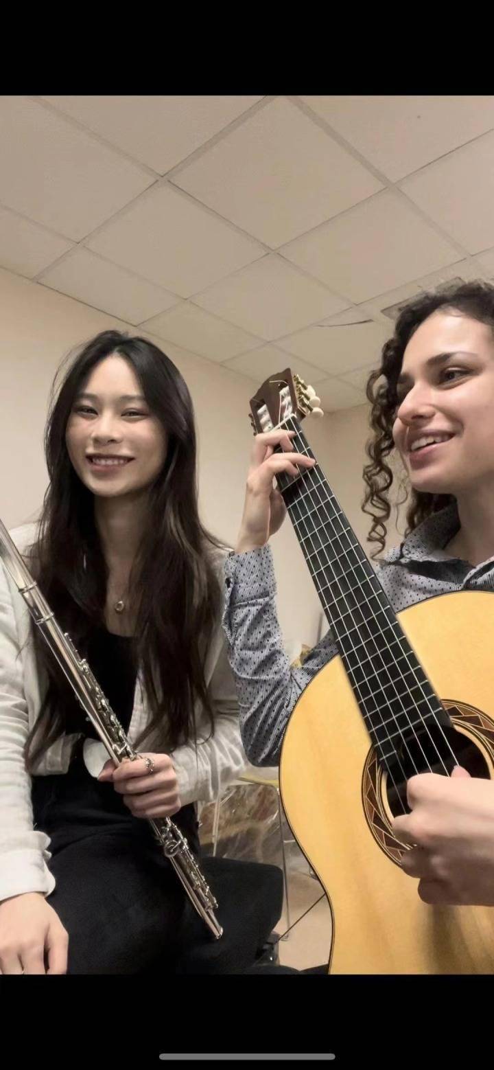 刘一诺告诉记者,她在抖音上有一个合集,叫做"与自己的重奏","这个合集