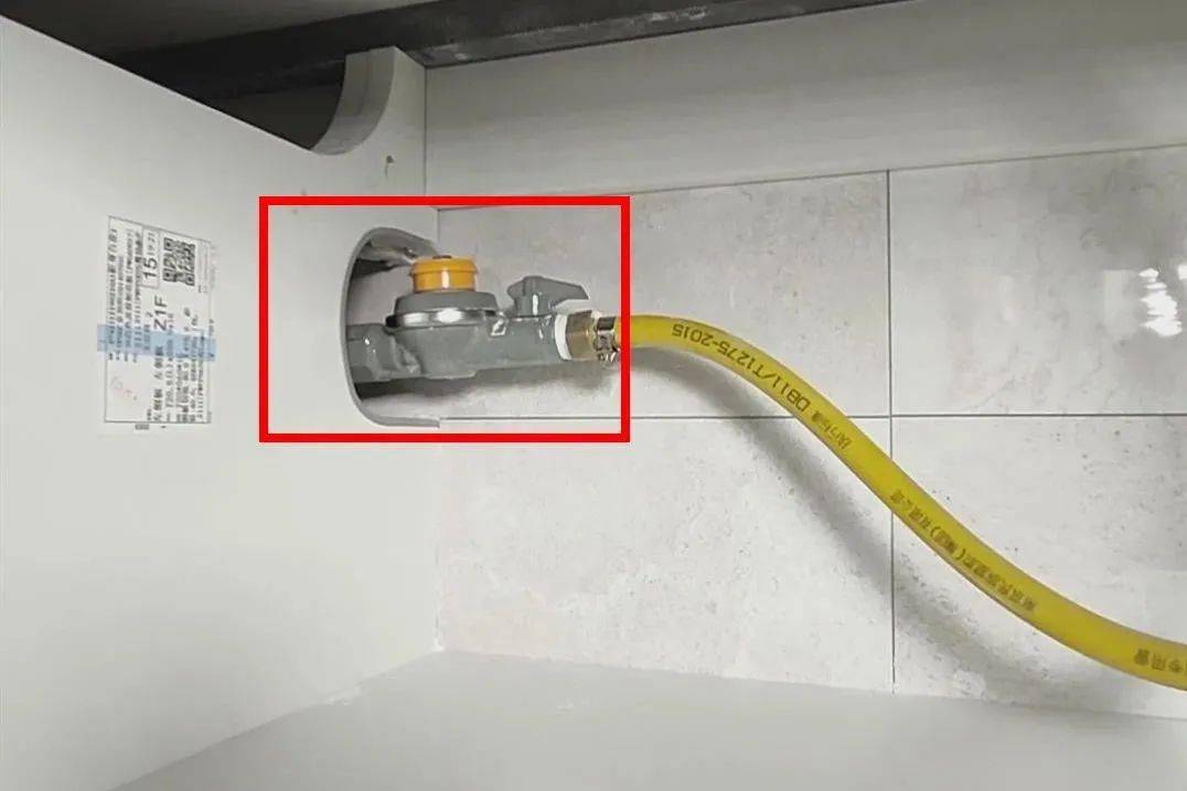 阀门位置:管道燃气自闭阀一般安装在燃气管道末端,通过燃气专用软管