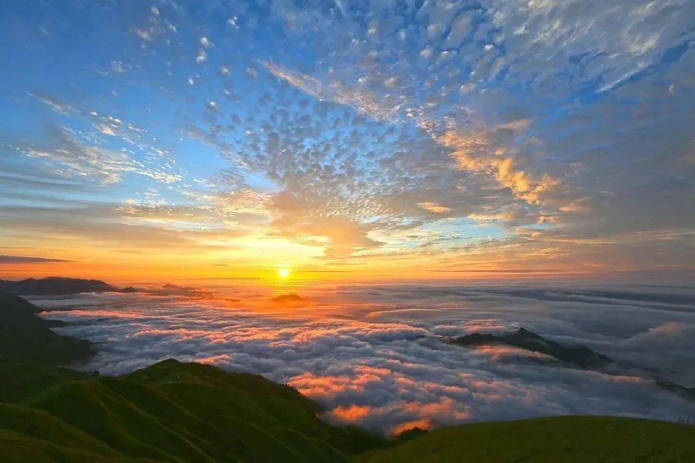 每周六晚上出发 粤西武功山【三官山】精品团 赏日出摄影高山草甸