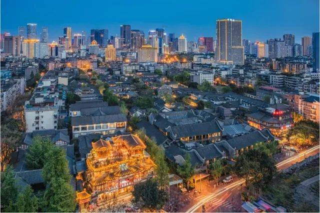 古老又年轻,卫星镜头下这座城"巴适得板"_成都_新华社_体育