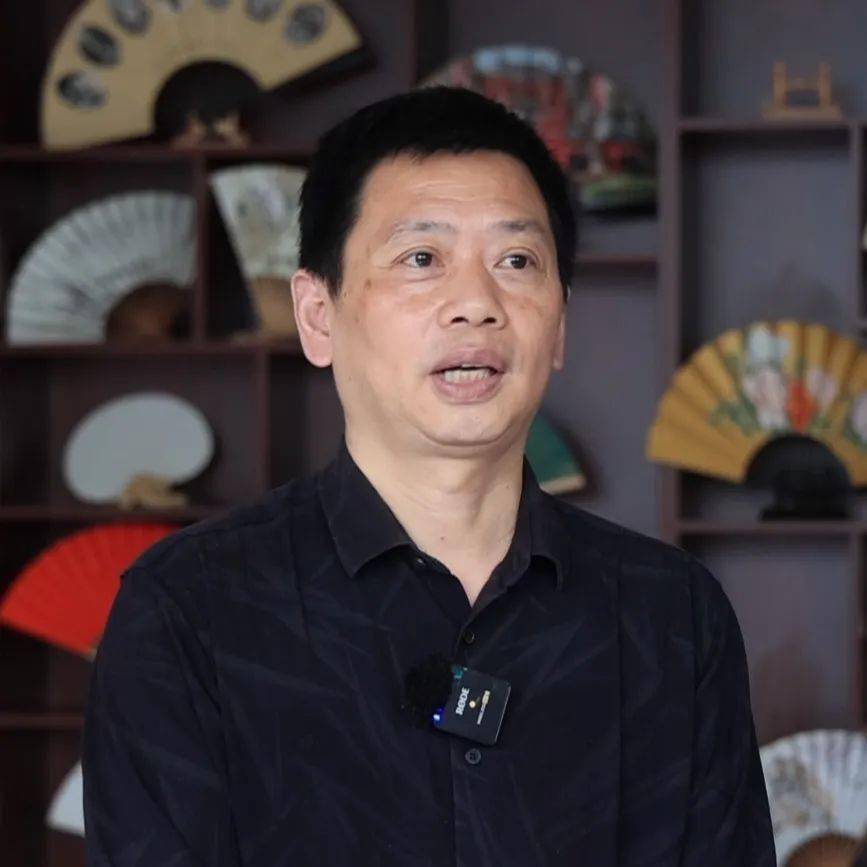 县级非遗传承人郑连发在开发文创产品时,我们会兼顾实用意义和精神层