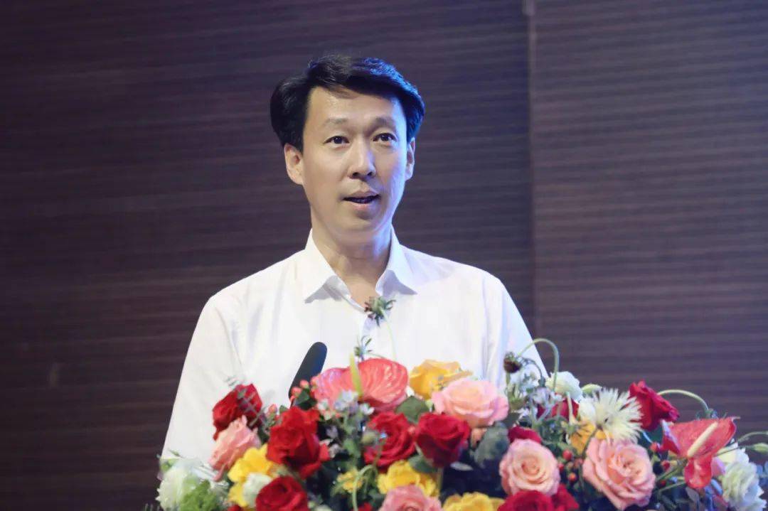 瓦房店市委副书记,市长李巍致辞瓦房店市副市长郭兆平与大连艺术学院