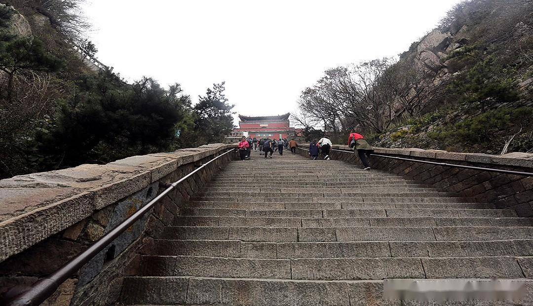 《山東行》登東嶽泰山,徒步攀上十八盤_南天門_登山_盤路