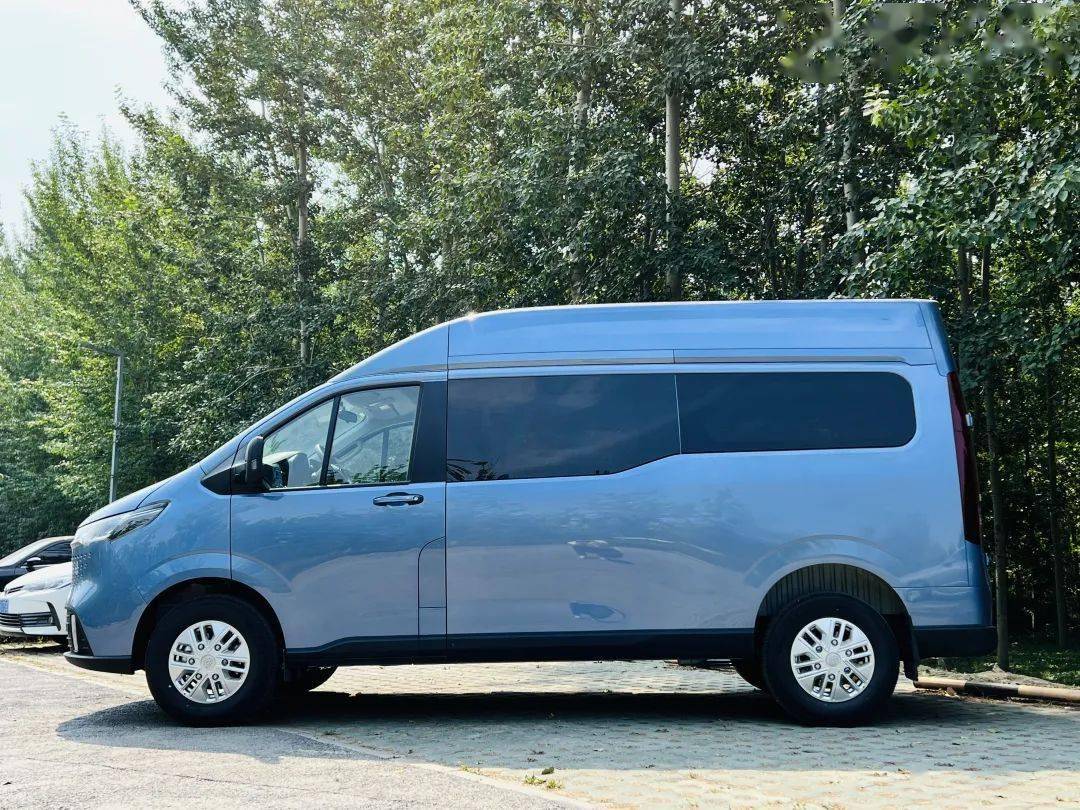 新生代跨界轻客 上汽大通新途v70到店实拍_搜狐汽车_搜狐网