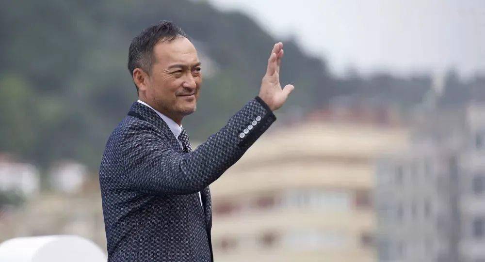 63岁渡边谦再次结婚?对方比其小21岁,仅比长女大5岁._南果_妻子_日本