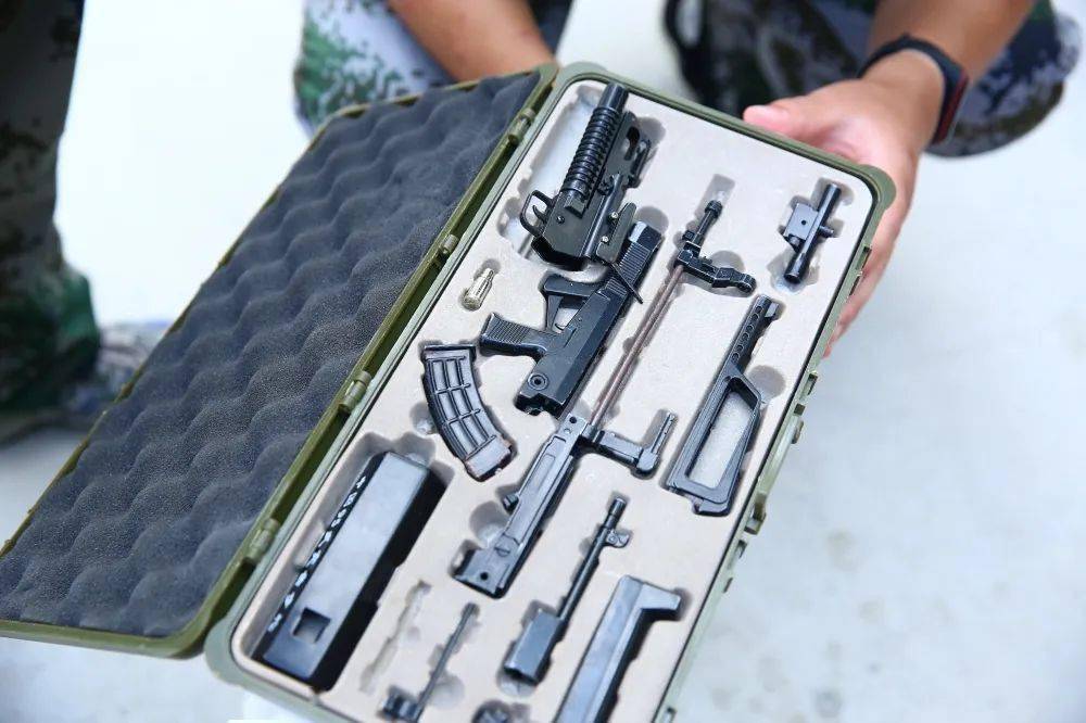 坦克,火箭筒,枪械,射击馆,真人cs西点好习惯夏令营装备全面升级,就等