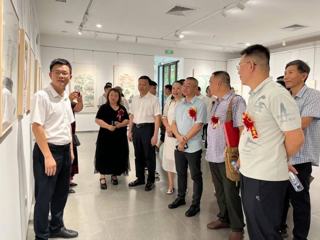 玉州区委副书记,区长莫景彪对参加开幕式的领导和嘉宾表示热烈欢迎和