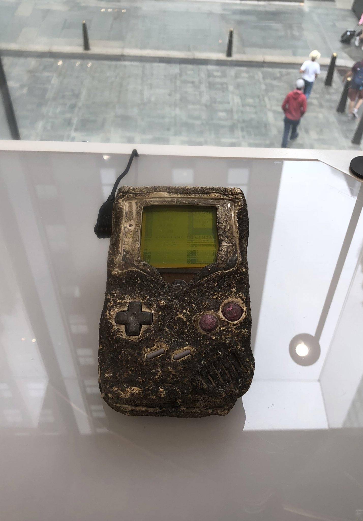“战地神器”Game Boy 已经“退役”，已从纽约任天堂展厅移除 
