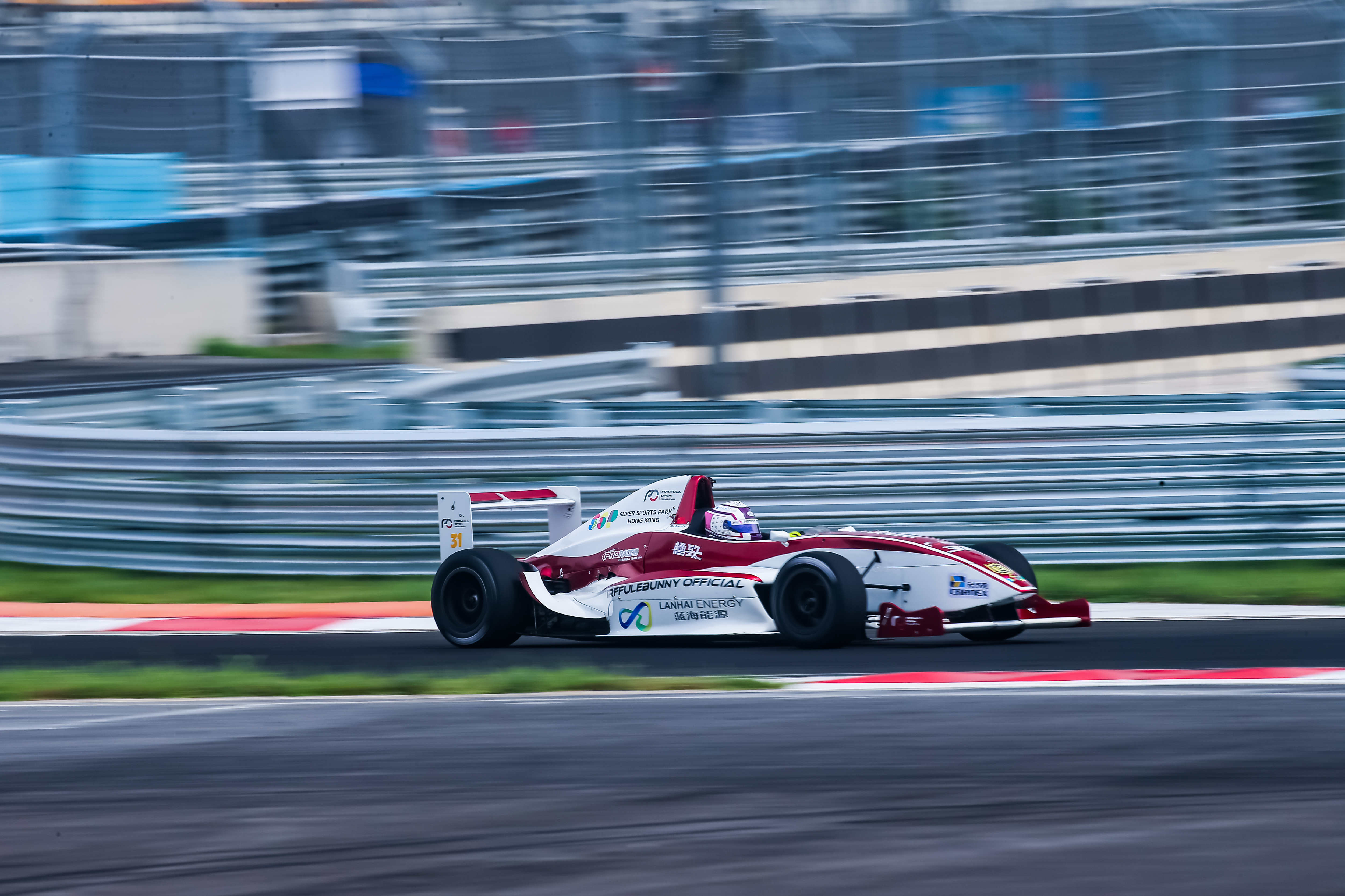 据介绍,2023中国超级跑车锦标赛(郑州站)由中国汽车摩托车运动联合会