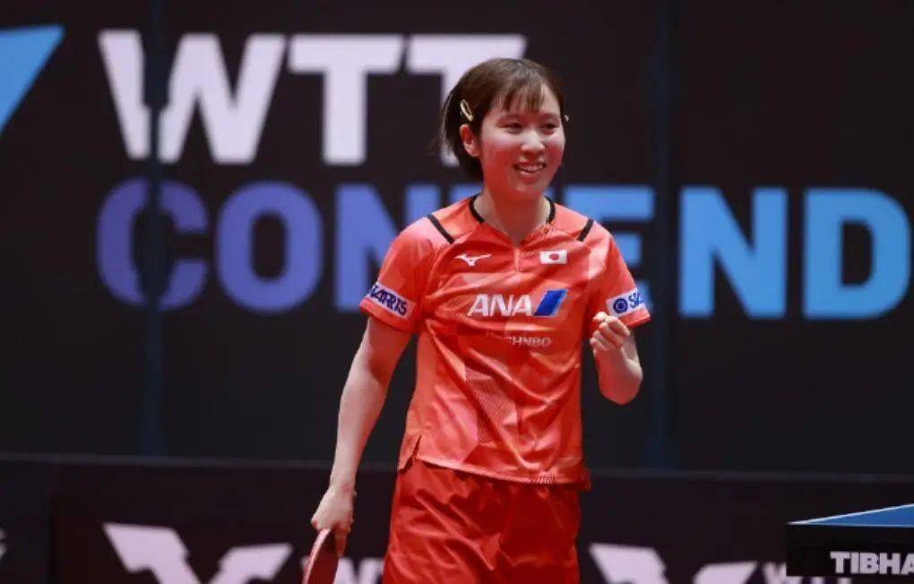 时隔6年,平野美宇再次连胜国乒3人夺冠,本以为她都废了_王曼昱_乒乓球