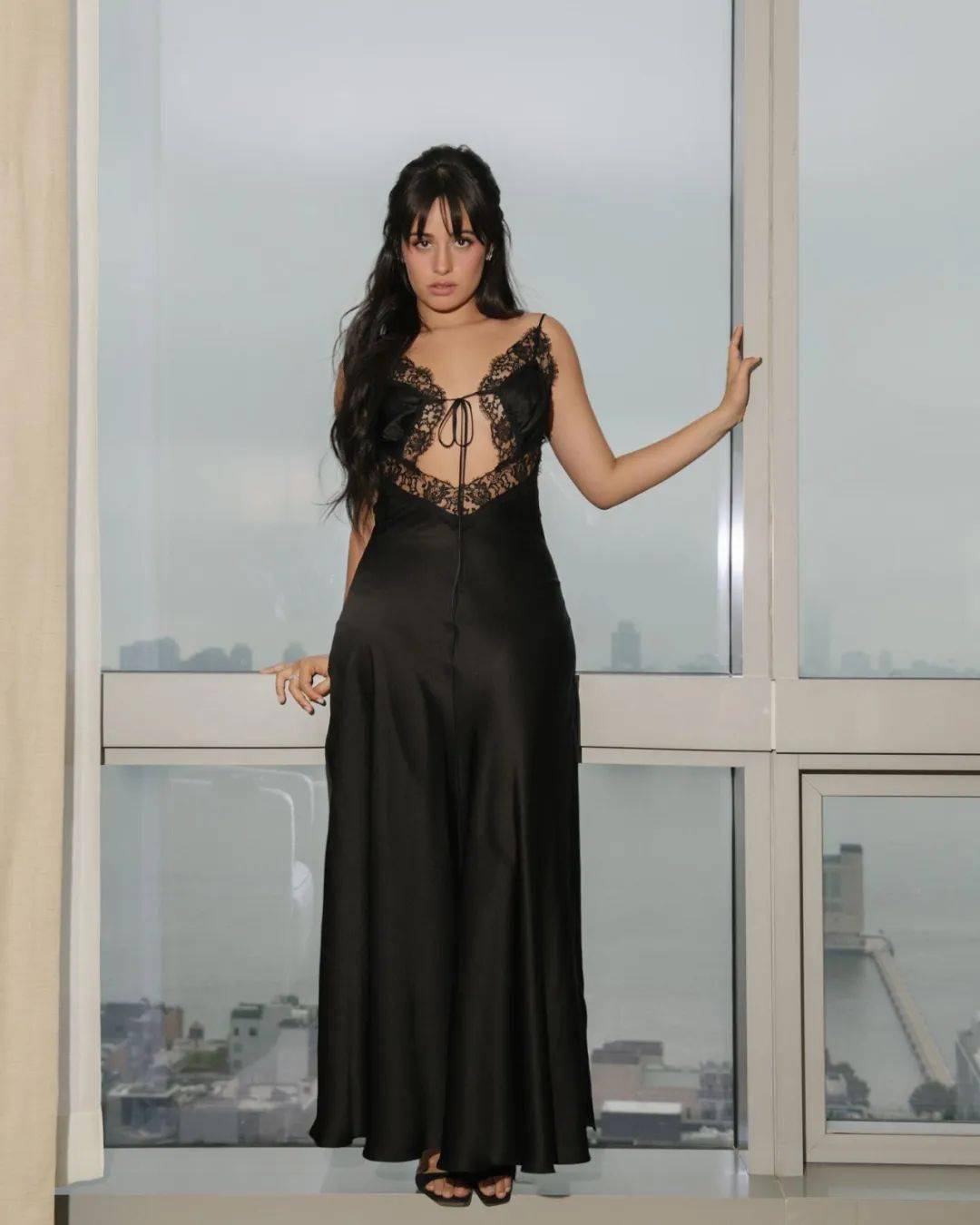 camila_cabello_van