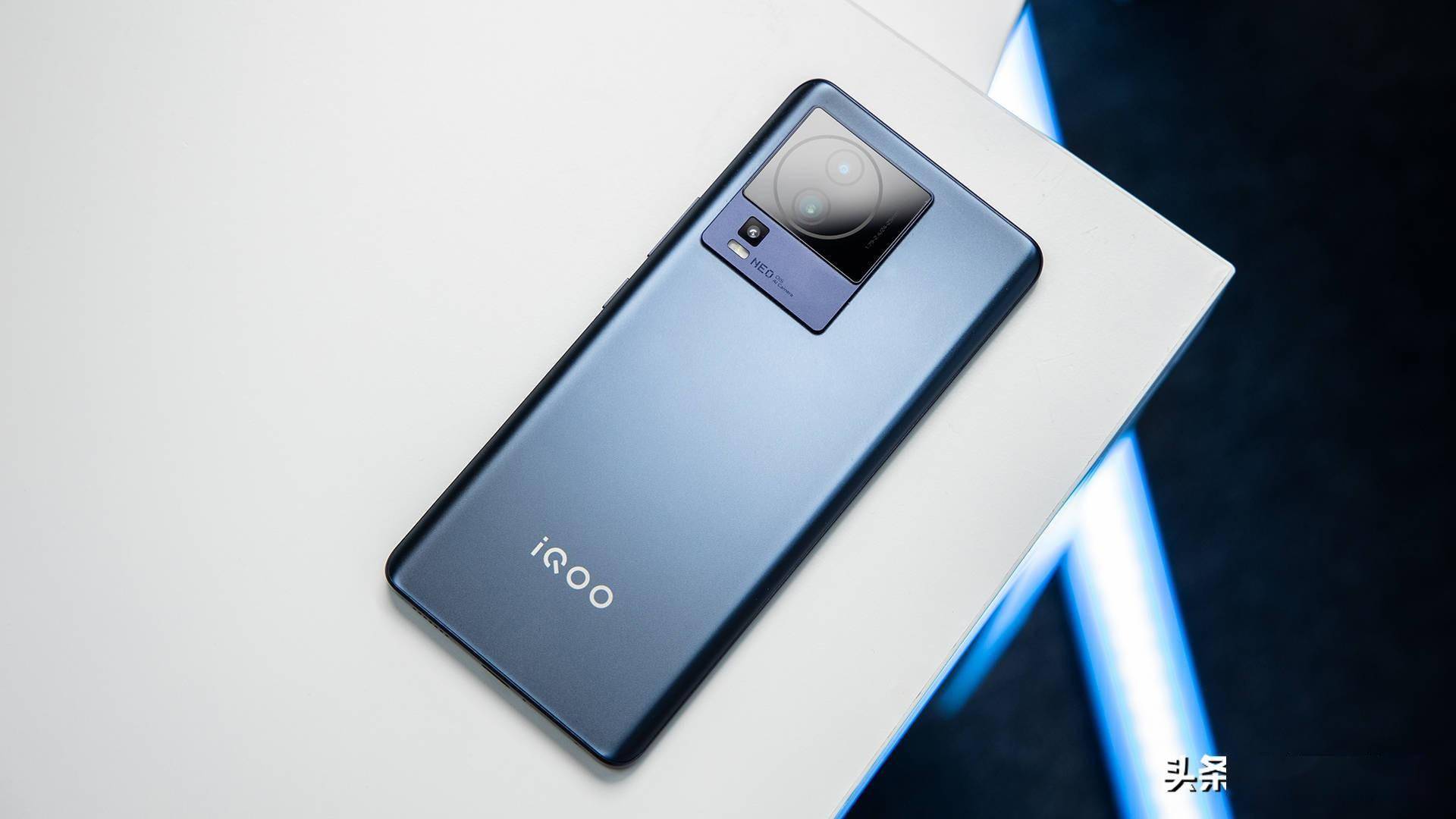 售价仅1499元,天玑8200 120w闪充 64mp三摄,iqoo才叫良心!