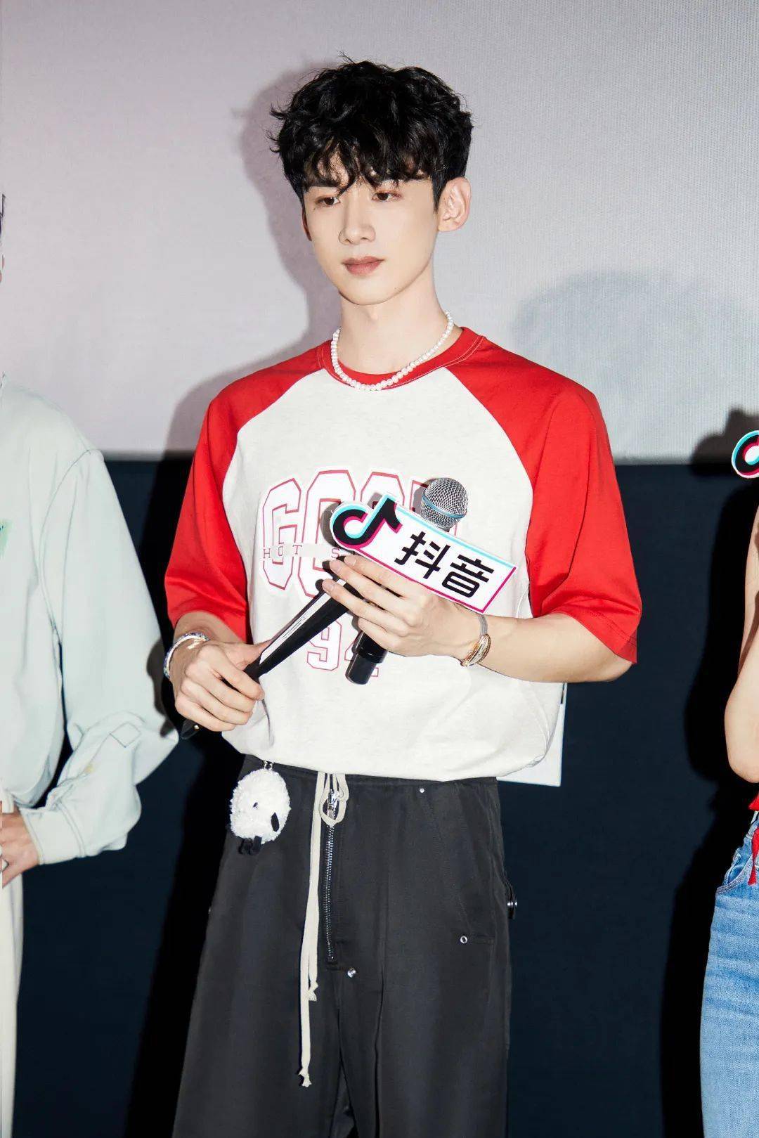 白敬亭炒cp反噬?刘雨昕不塌房?魏大勋好福气?张淼怡普女?