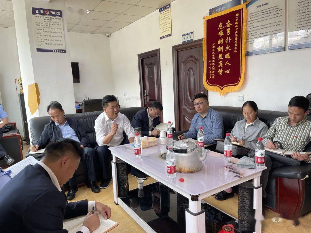 【县(市)新闻】炉霍县县委书记格勒多吉督导调研县特巡警大队,交通