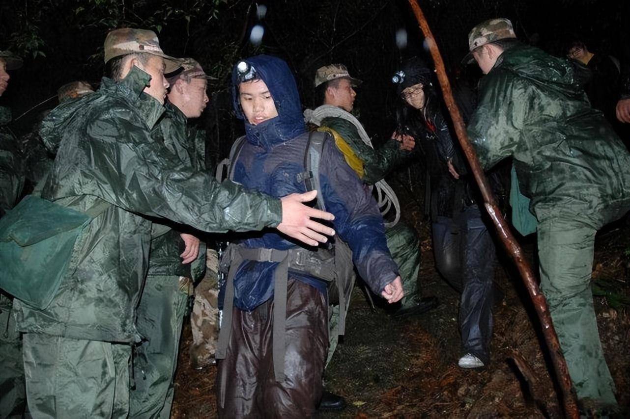 "复旦十八驴"事件,24岁烈士付出生命,救出的却是十八条白眼狼_宁海