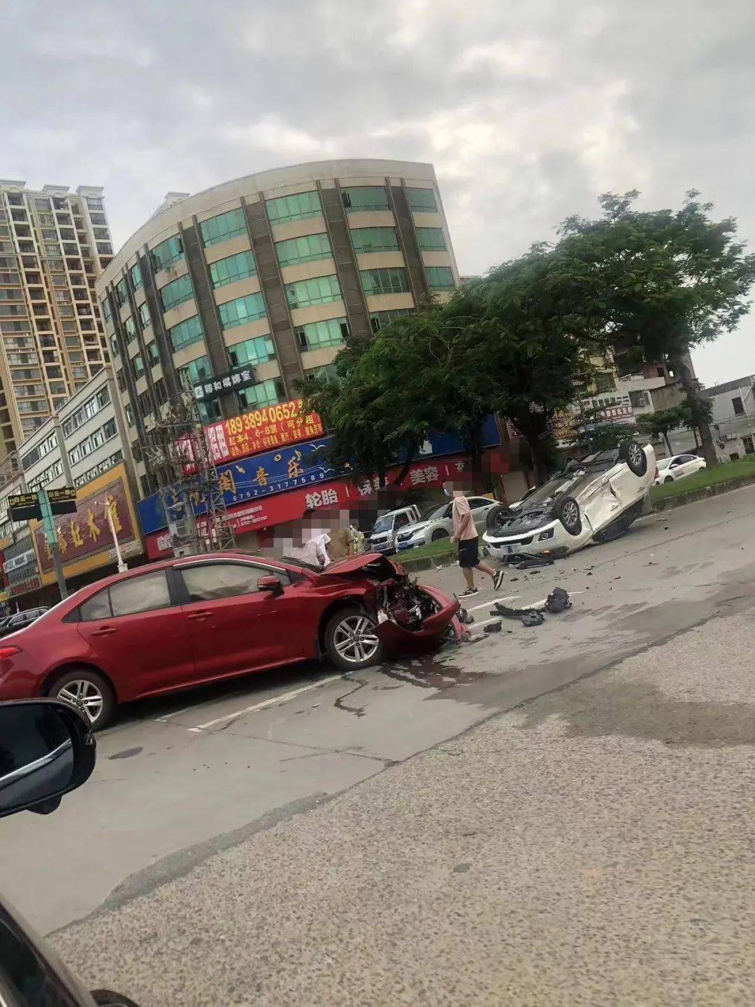 淡水白云坑发生严重交通事故!