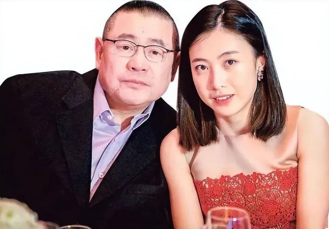 刘銮雄历任女友今昔对比:几人欢笑几人落寞,繁华背后都是空_蔡少芬