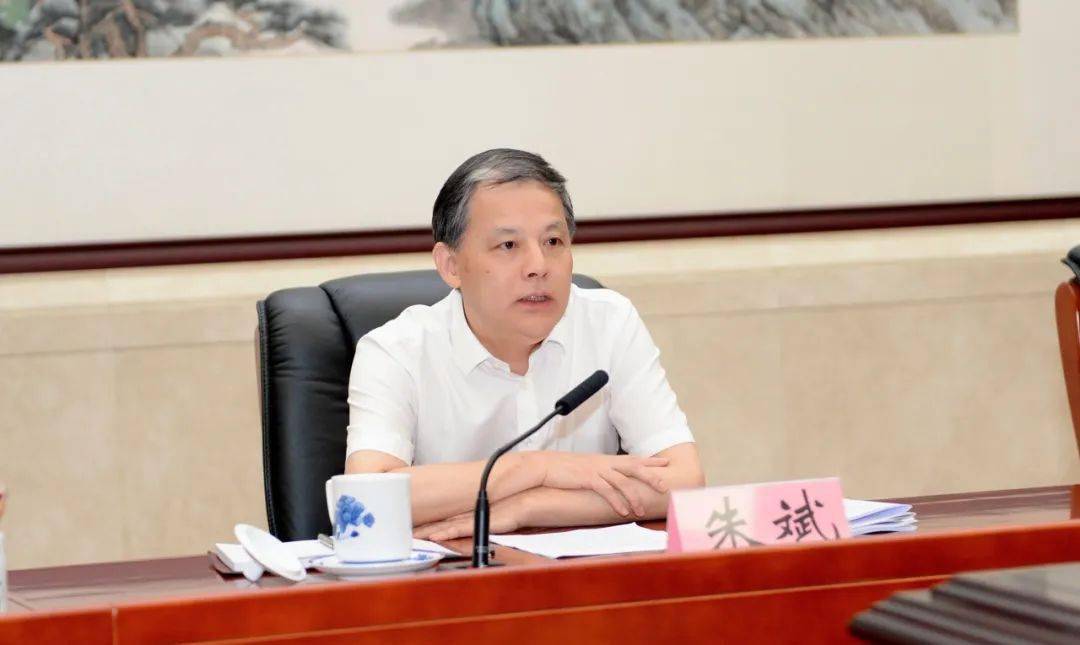 省人大常委会预算工委主任巫欣春主持,省财政厅党组书记,厅长