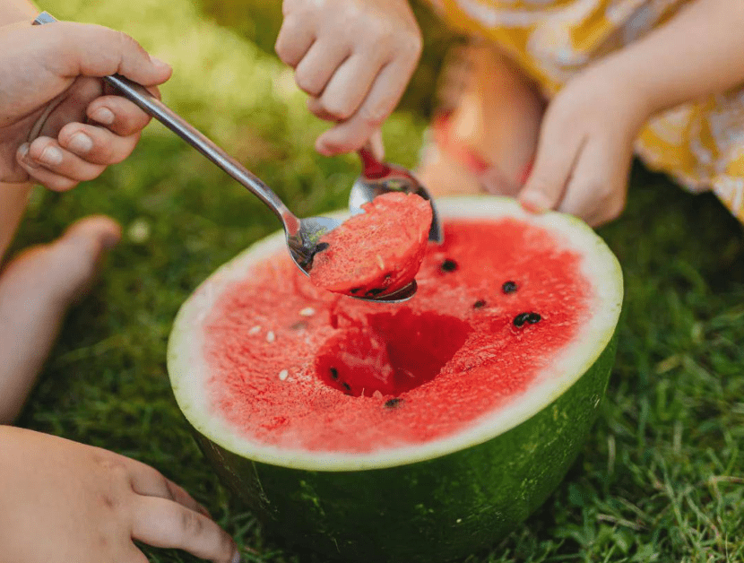 三伏天到来,吃西瓜是升血糖,还是降血糖?糖尿病人能不能吃?