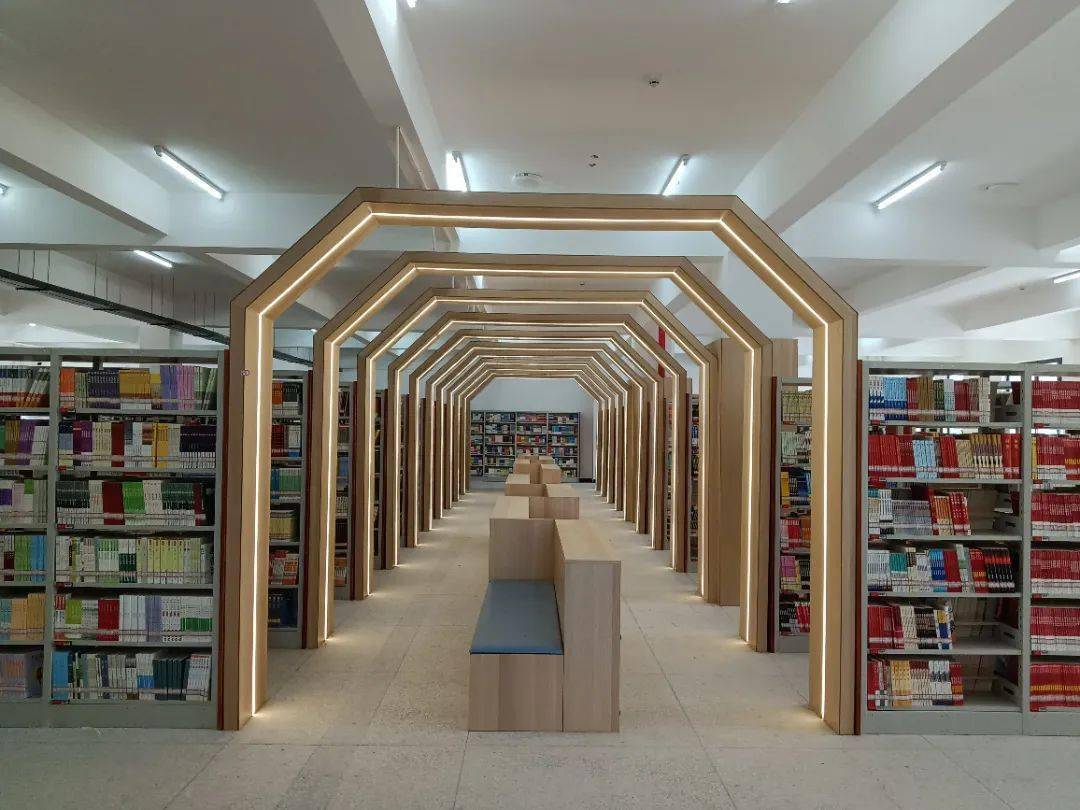 上犹中学南校区2023年秋季高一计划招收1110名学生._办学_体育馆_文化