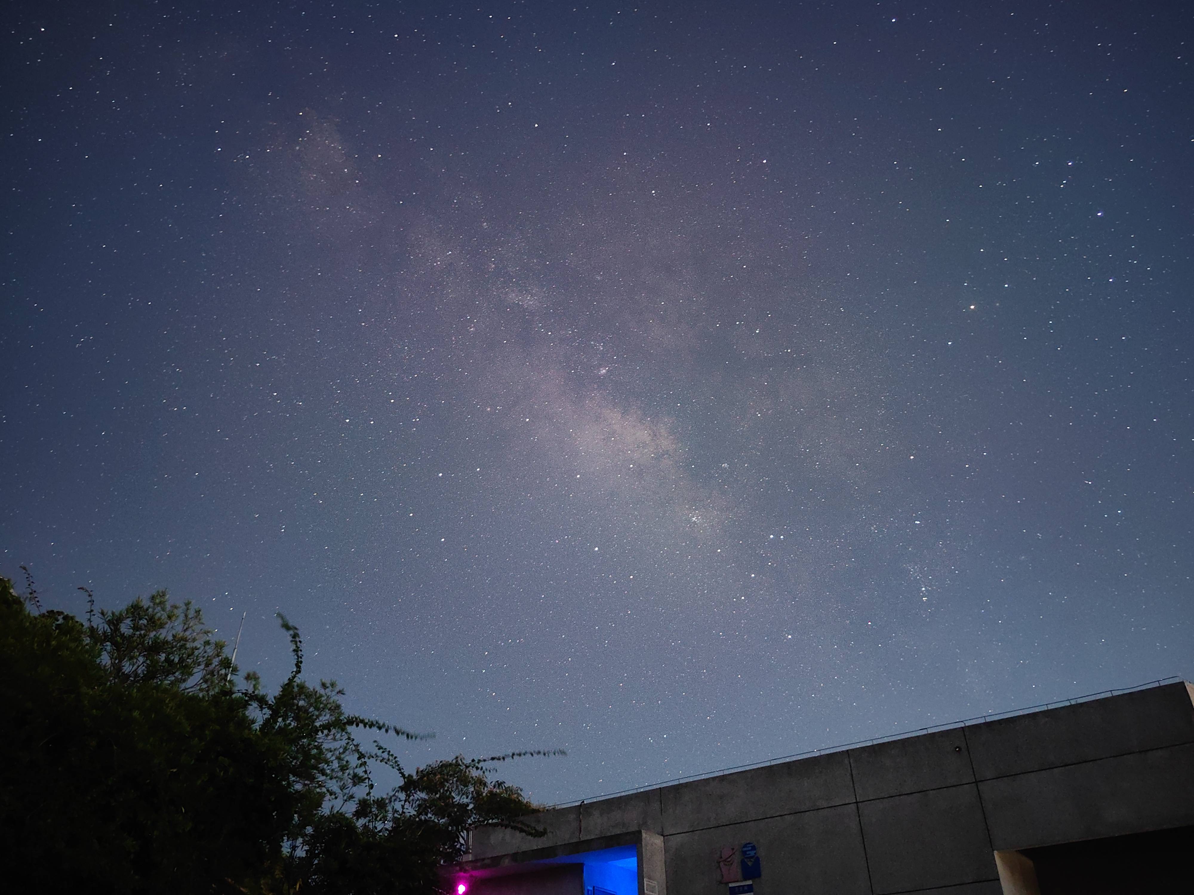 深圳发布今年首个极佳天文观测信号_西涌_沙滩_照明