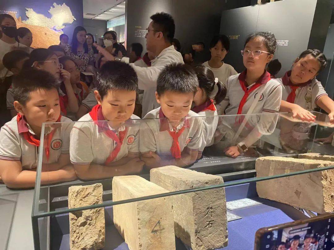 【红领巾寻访新闻报道】走进南京城墙博物馆寻访伟大精神_传统文化