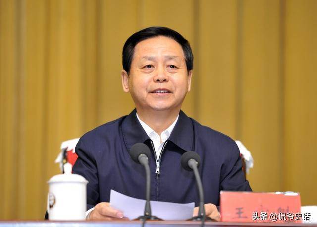 他出身司炉工,主政黑龙江任省长职位,44岁升至正厅级,如今71岁