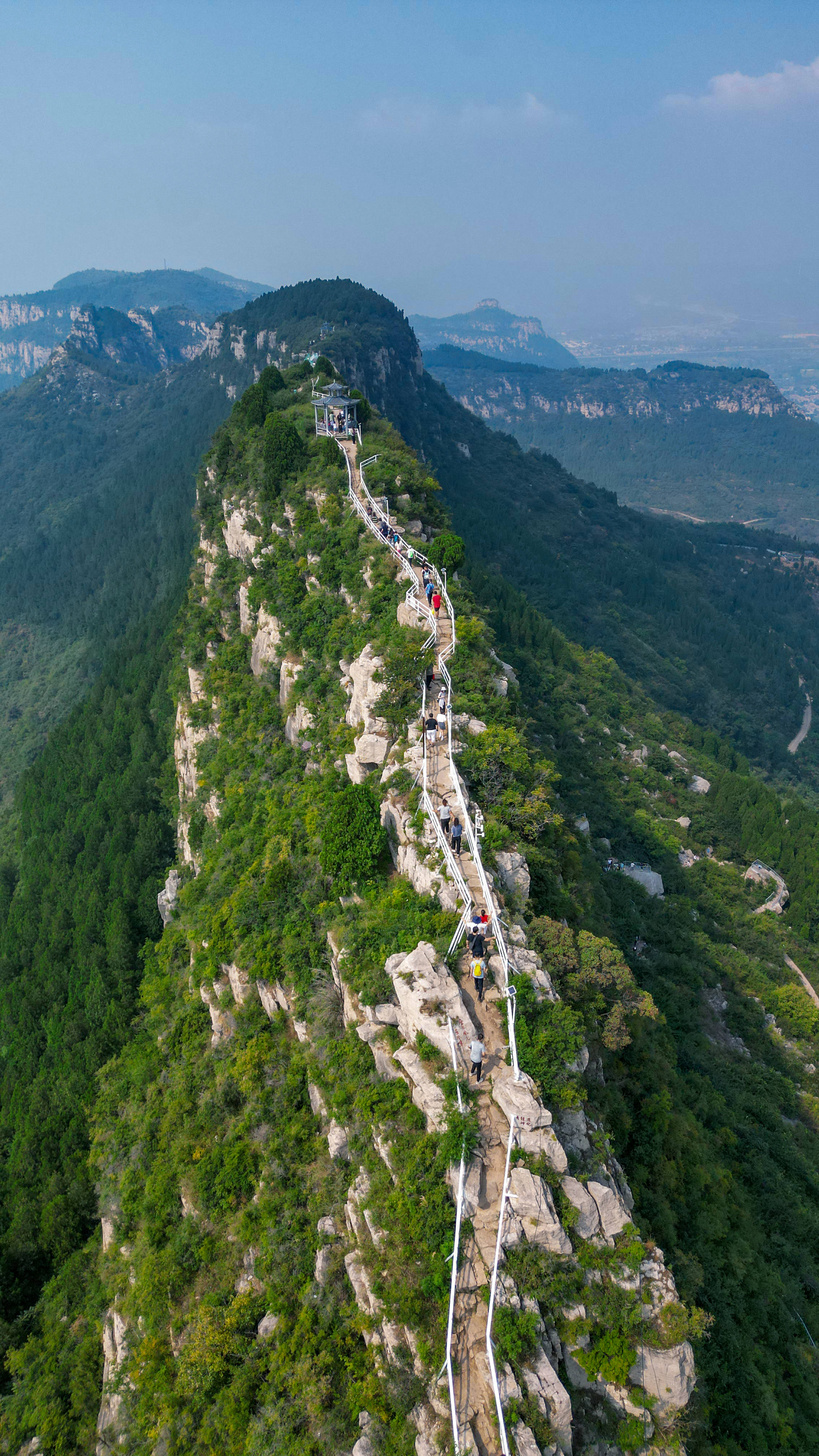 灵岩景区简介图片