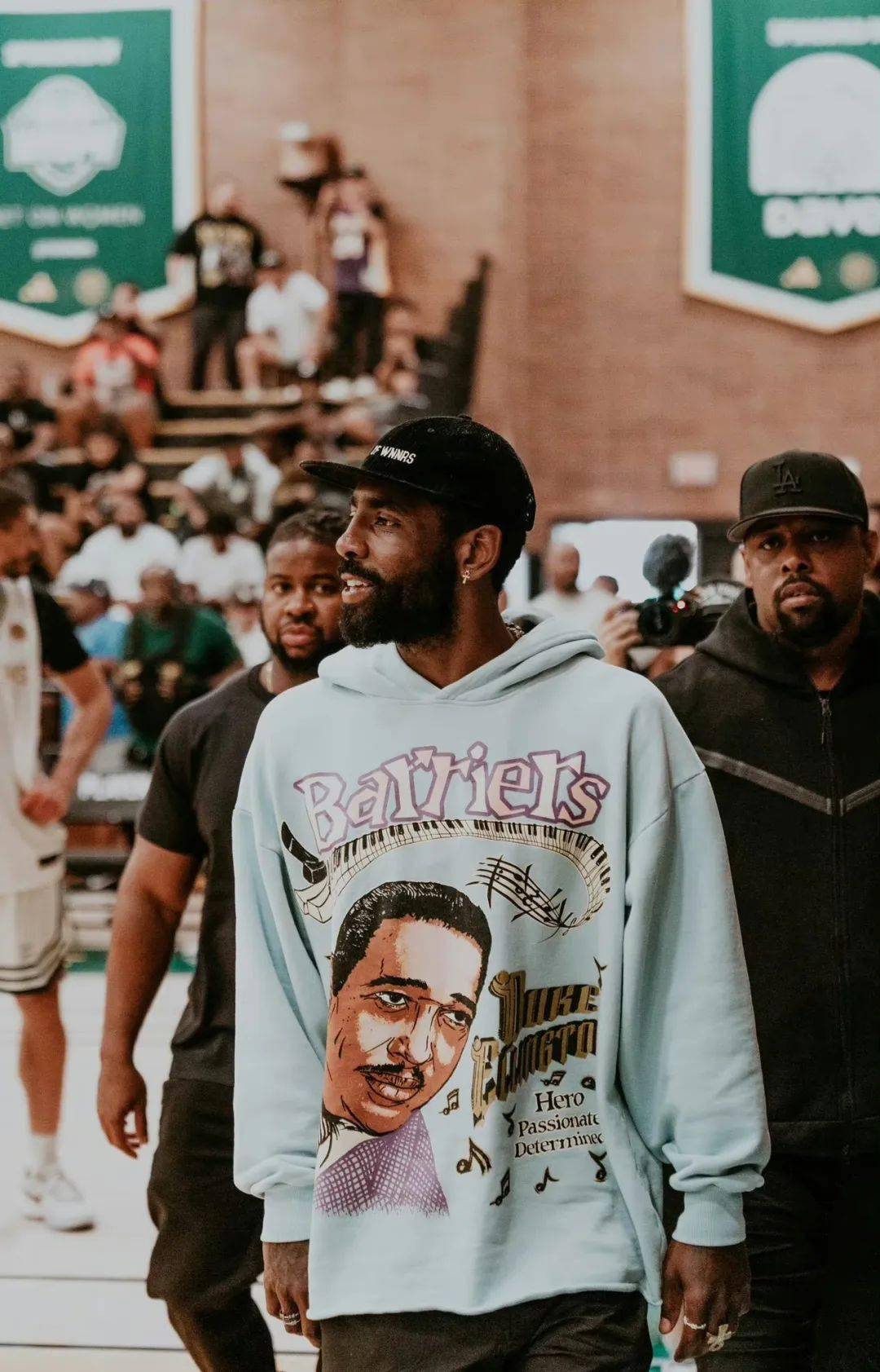 【纬度前线】|安踏正式签约欧皇!_凯里·欧文_公众_篮球